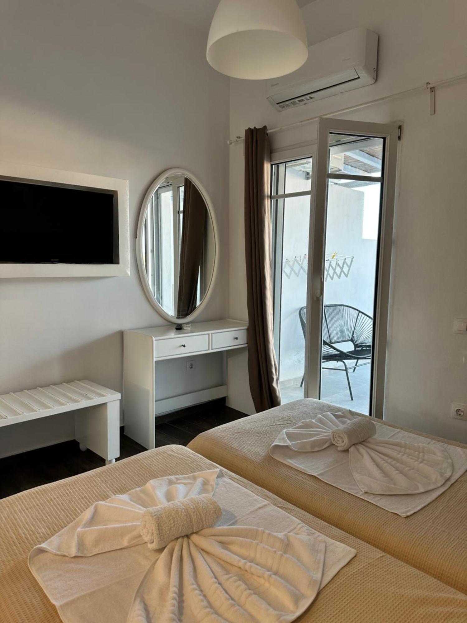 Ferienwohnung Ene'S Mykonos Klouvas Exterior foto