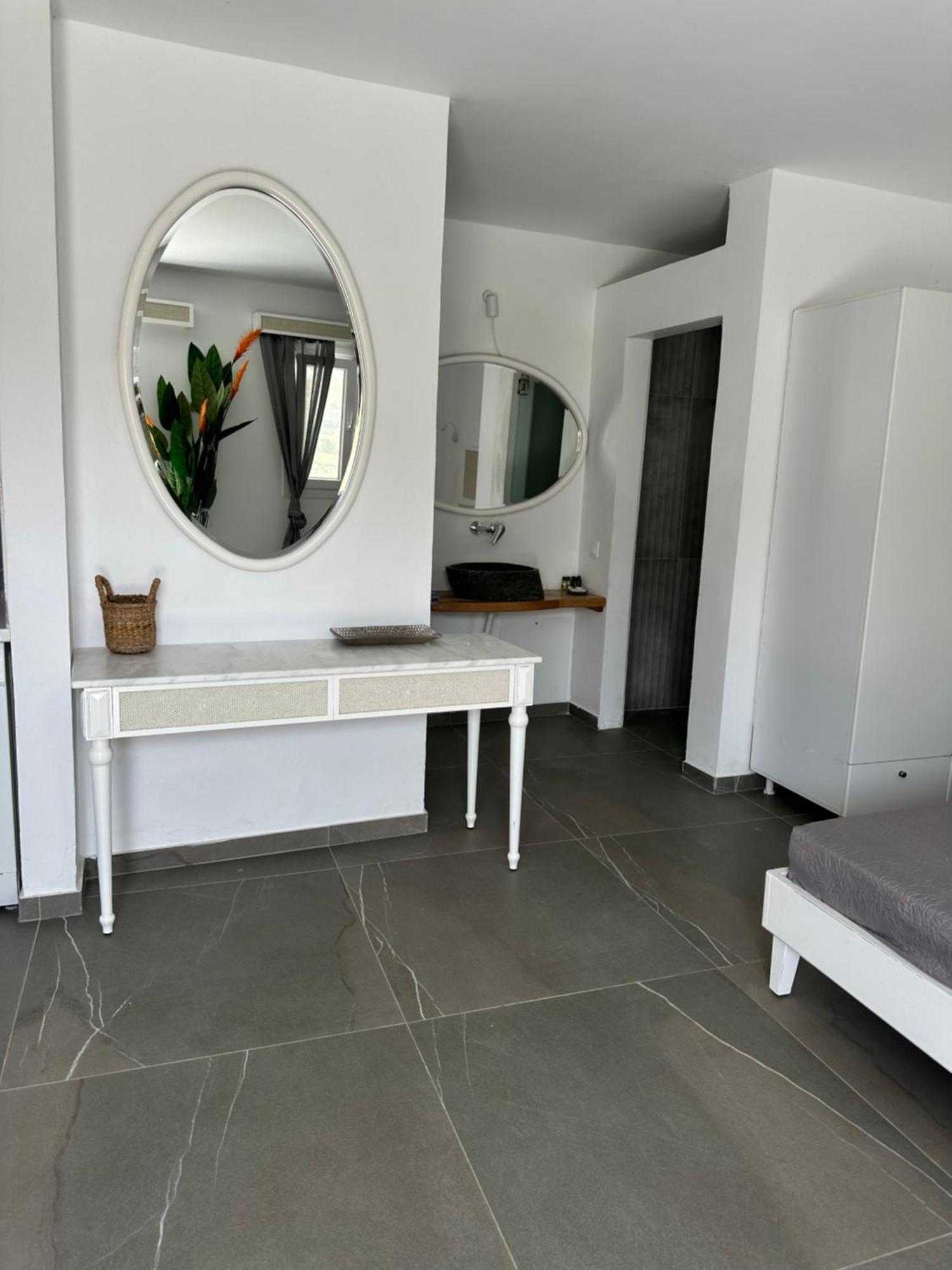 Ferienwohnung Ene'S Mykonos Klouvas Exterior foto